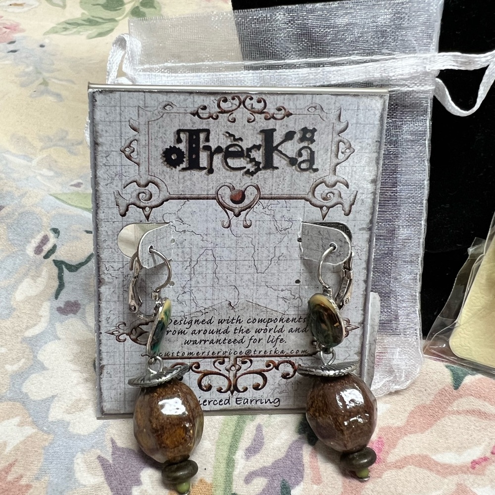 Clip On Earring bundle - Picture 8 of 16